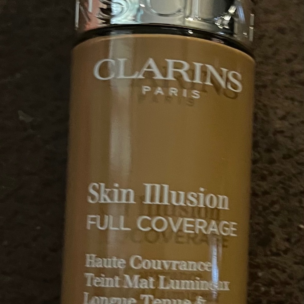 Clarins skin illusion full coverage foundation